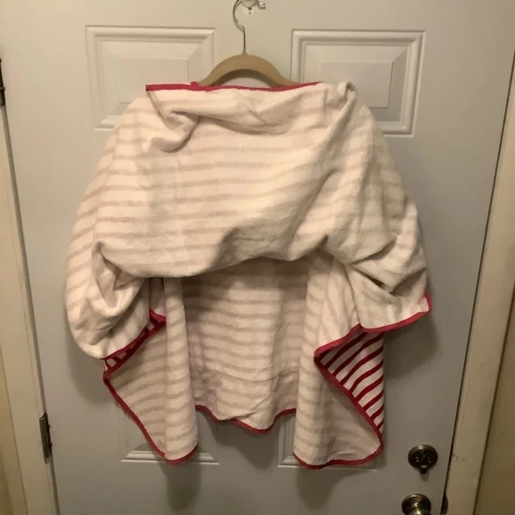 PB Teens| NWT Poolhouse Poncho Resort Vacation Beach Poolside - Picture 7 of 8